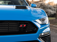 Load image into Gallery viewer, Roush 2018-2023 Mustang Hood Heat Extractors - Gloss Black
