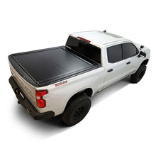 Load image into Gallery viewer, Westin 19-26 GM Silverado/Sierra 1500 5ft 8in Bed Manual Retractable Tonneau Cover - Black
